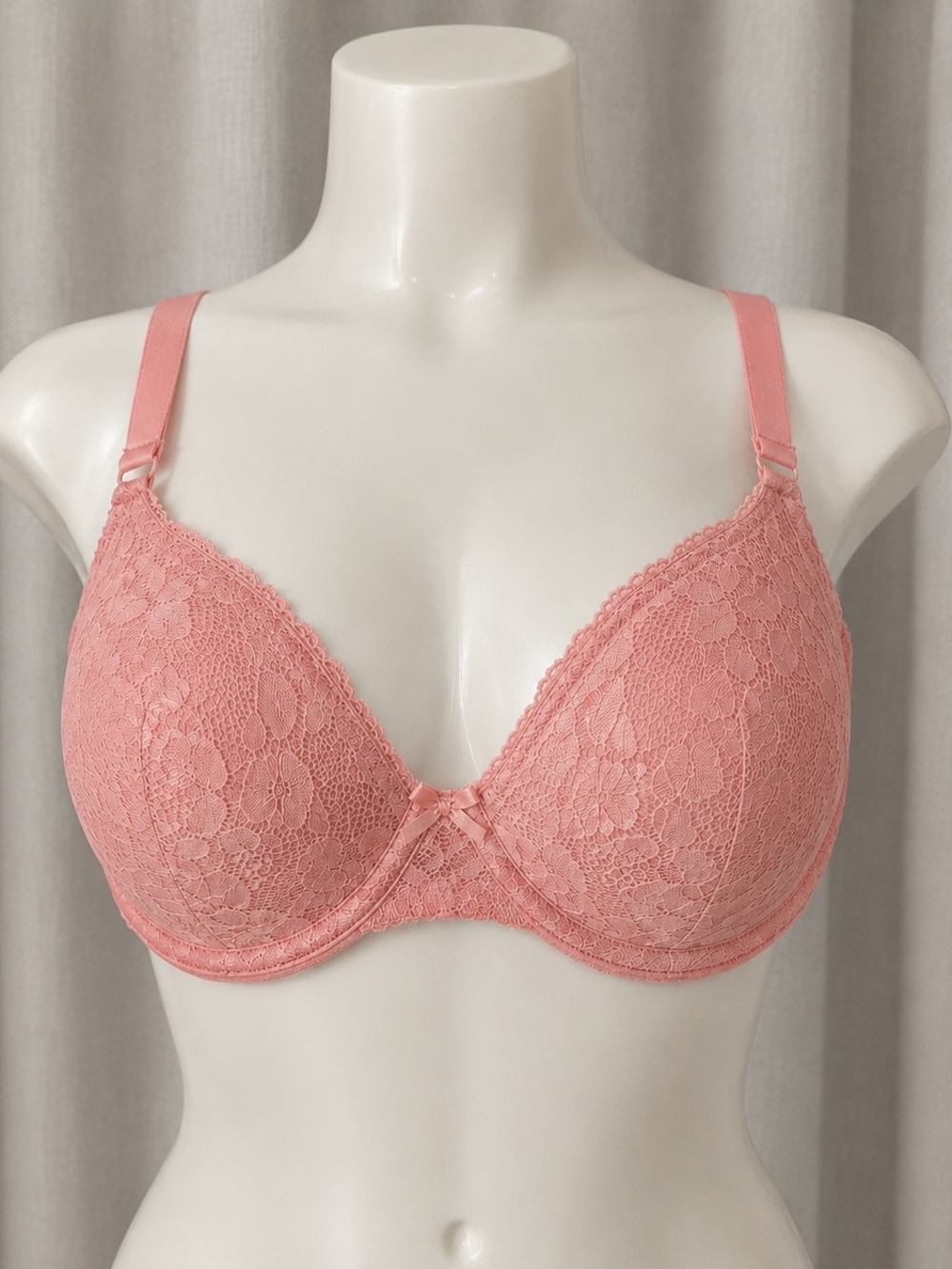 Delta Burke 38DD Pink Lace Underwire Bra Full Coverage Lightly Lined Women’s